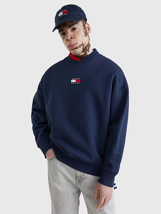 Tommy Jeans BADGE CREW NECK SWEATSHIRT Tommy Jeans At Frequency