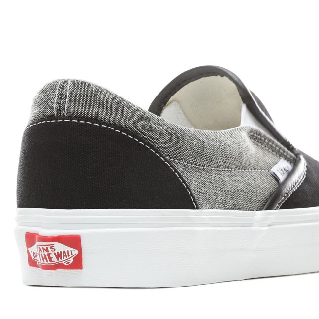 Vans classic slip 2025 on black true white